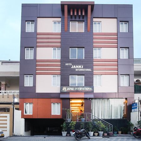 Hotel Janki International Sigra 2 Km From Kashi Vishwanath Temple Варанаси Экстерьер фото