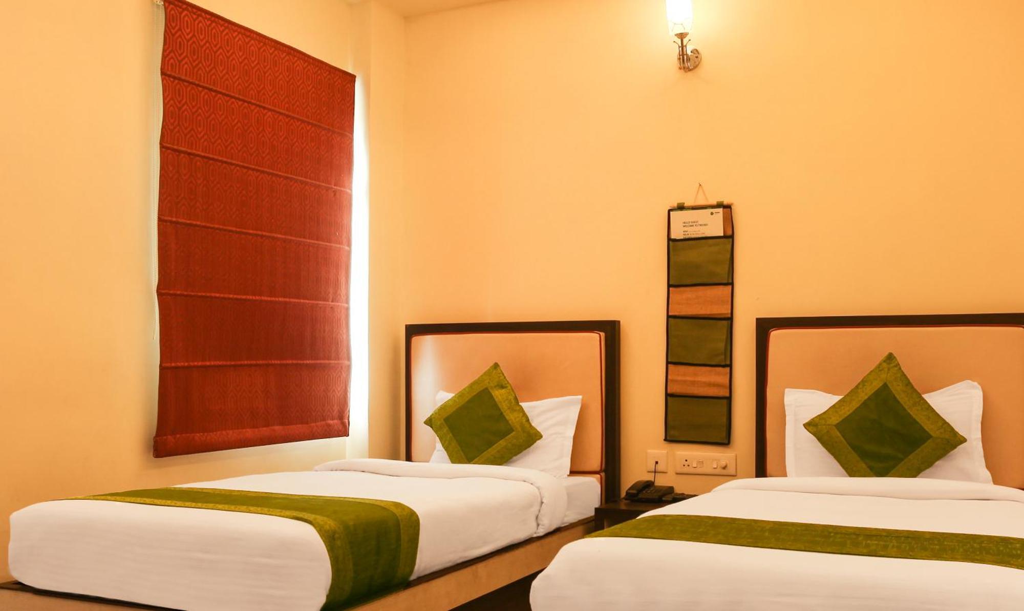 Hotel Janki International Sigra 2 Km From Kashi Vishwanath Temple Варанаси Экстерьер фото