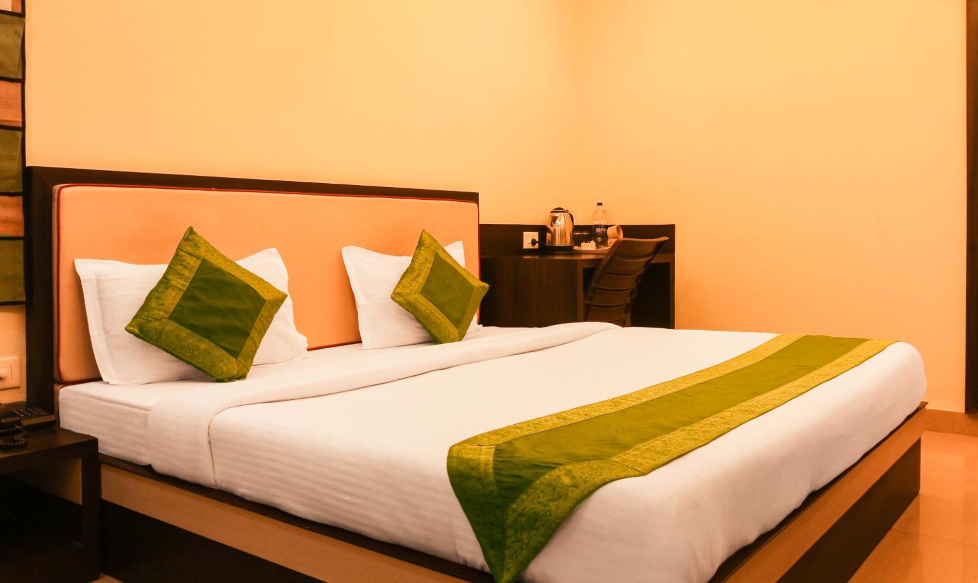 Hotel Janki International Sigra 2 Km From Kashi Vishwanath Temple Варанаси Экстерьер фото