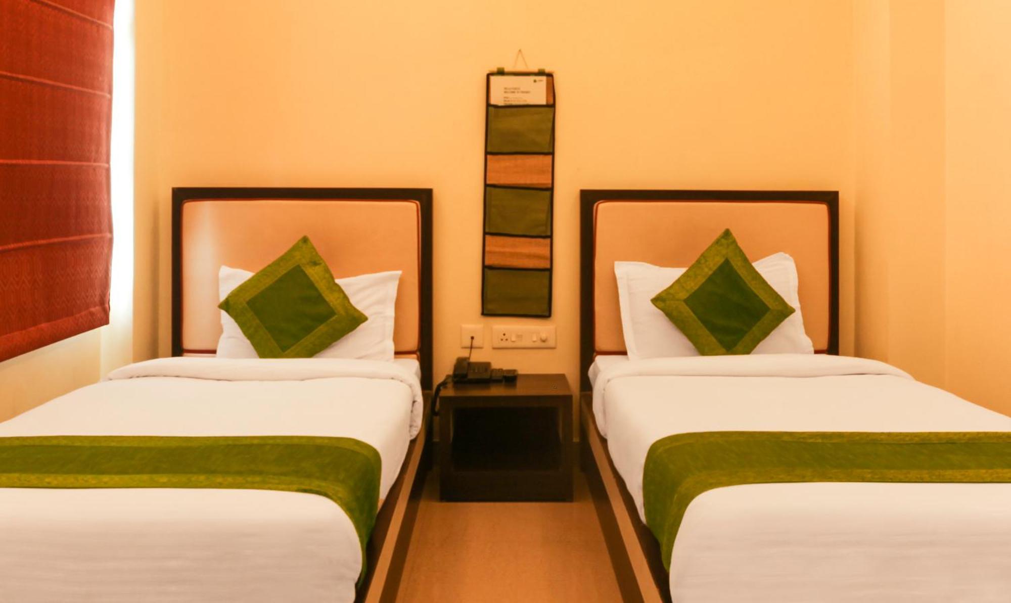 Hotel Janki International Sigra 2 Km From Kashi Vishwanath Temple Варанаси Экстерьер фото