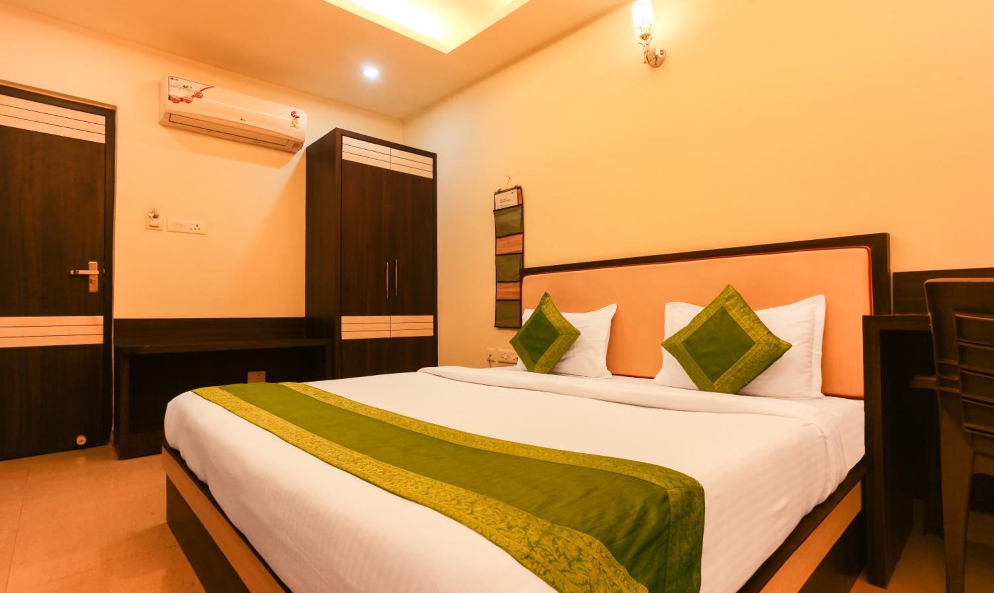 Hotel Janki International Sigra 2 Km From Kashi Vishwanath Temple Варанаси Экстерьер фото