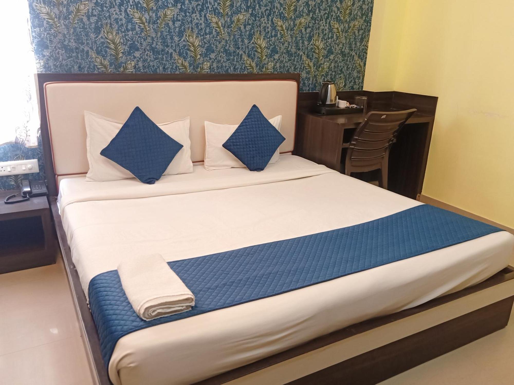 Hotel Janki International Sigra 2 Km From Kashi Vishwanath Temple Варанаси Экстерьер фото