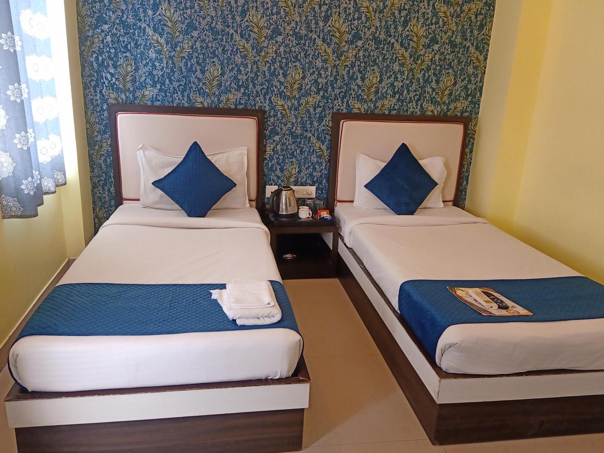 Hotel Janki International Sigra 2 Km From Kashi Vishwanath Temple Варанаси Экстерьер фото