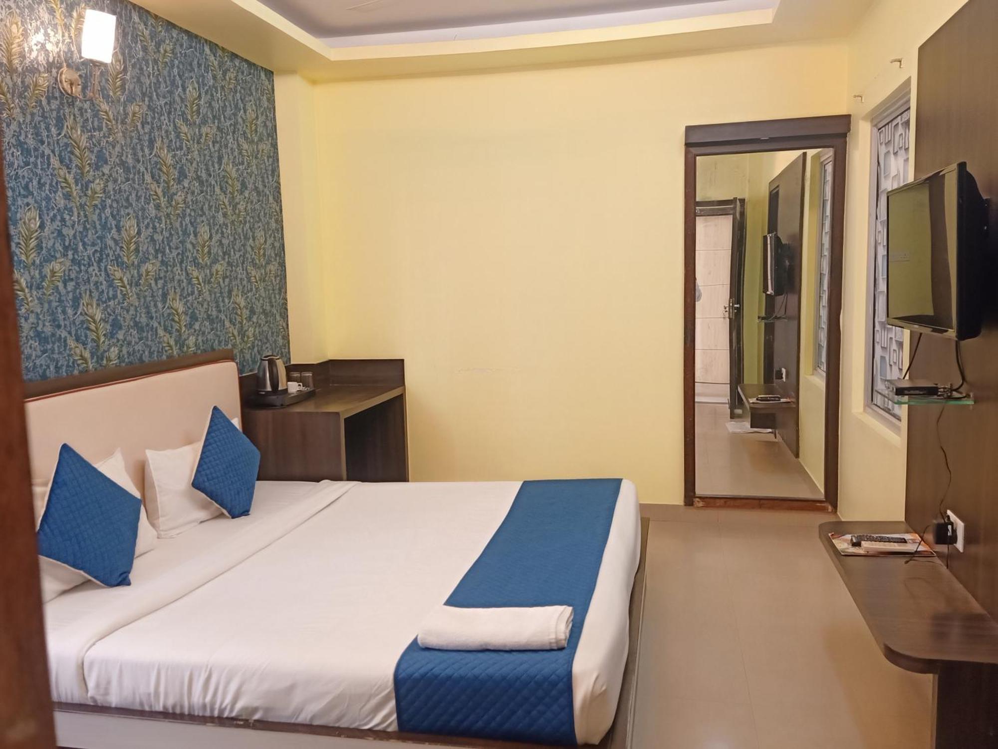Hotel Janki International Sigra 2 Km From Kashi Vishwanath Temple Варанаси Экстерьер фото